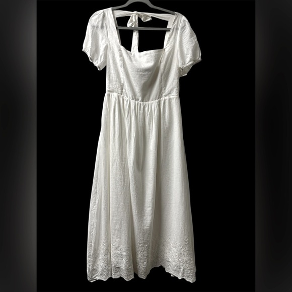 Lulu’s Maxi Dress With Eyelet Detail - Picture 1 of 4